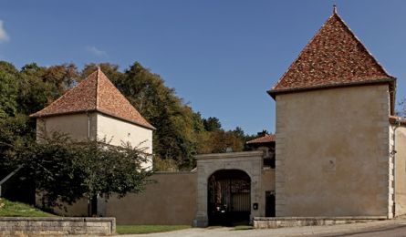 Pigeonnier et Chapelle - Château de Bicqueley